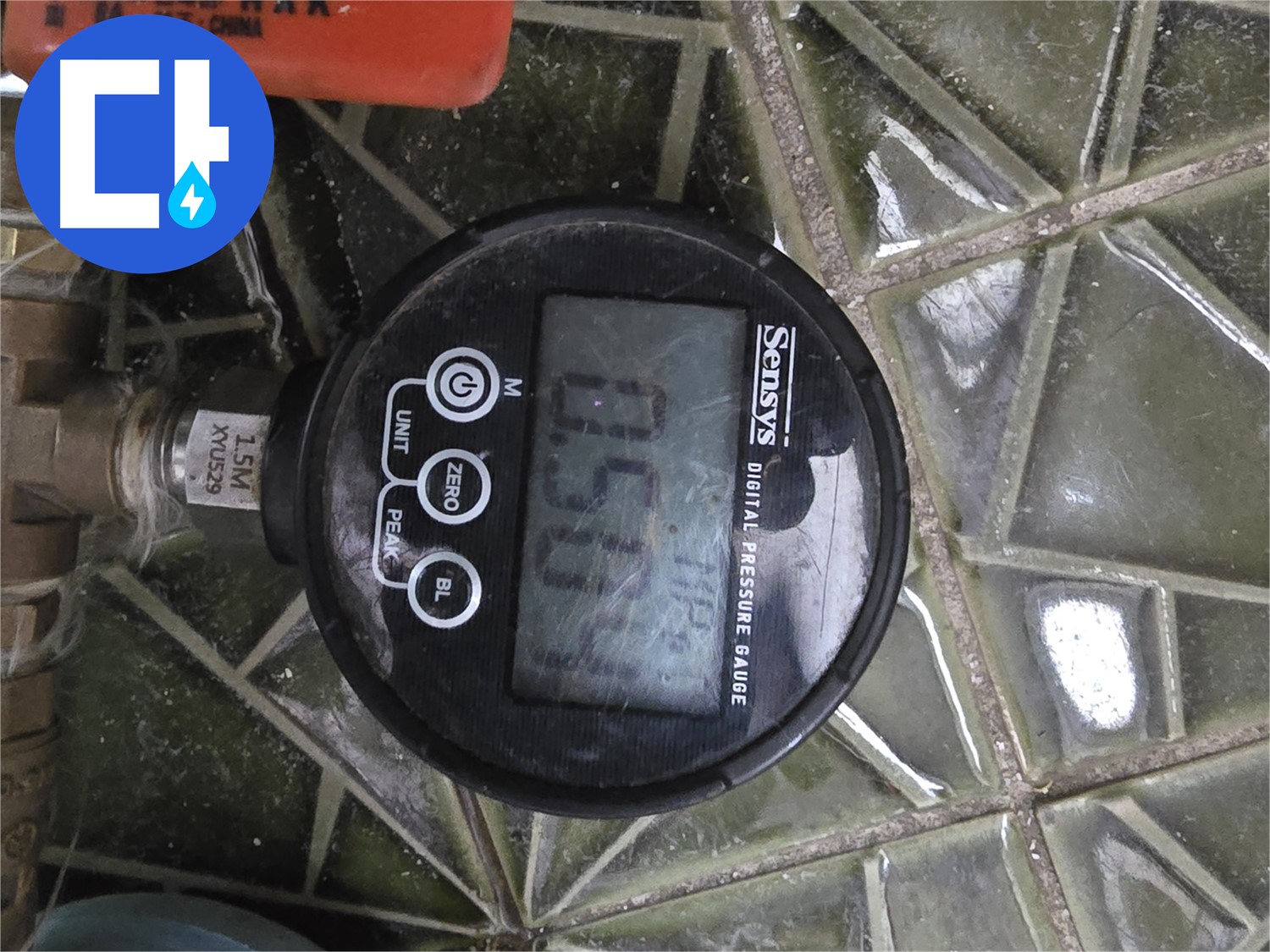 디지털 압력계 - 확실한 누수 해결을 위한 최고의 선택 - 정확한 압력 측정으로 누수 원인을 파악하고 완벽하게 해결합니다.